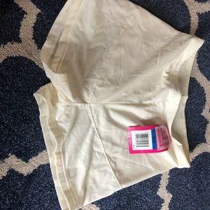 Flexes boy shorts. XL